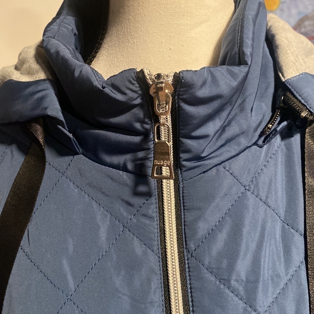 Women's Quilted Coat with Jersey Lining and Hood - Picture 4 of 9